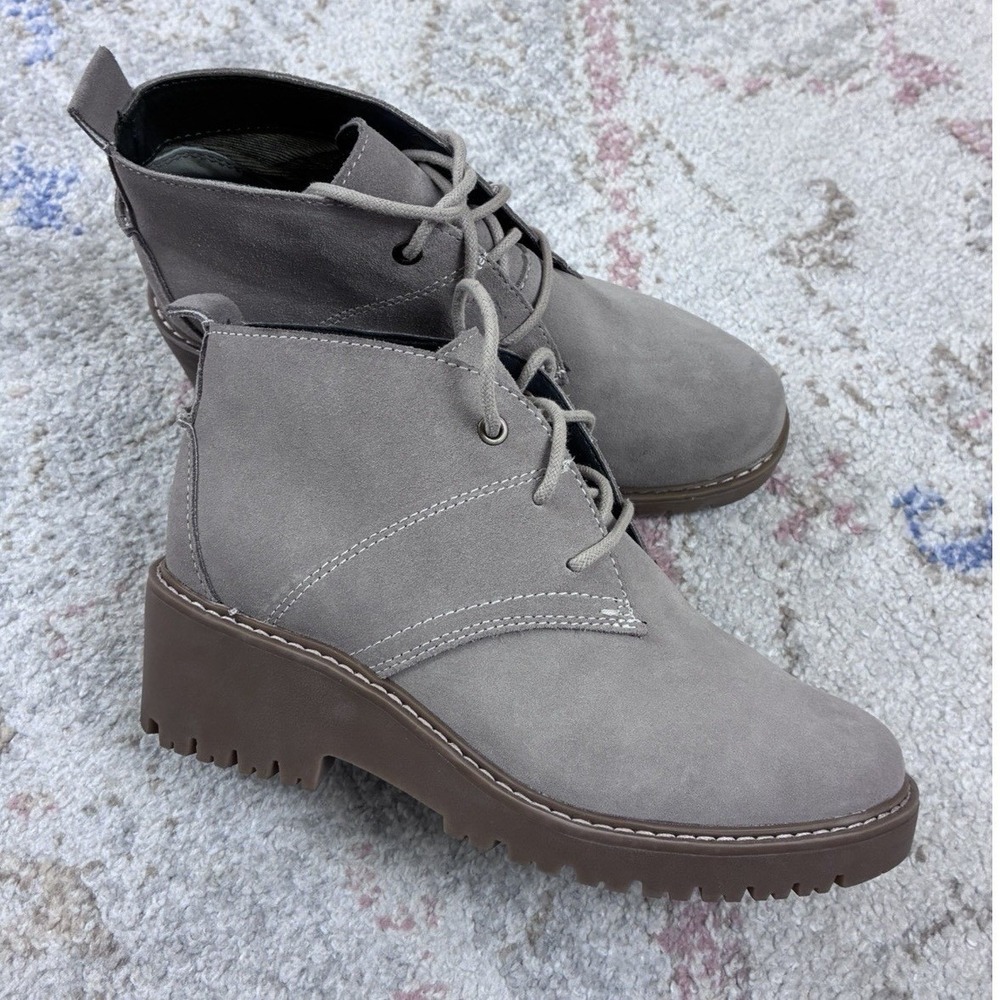 White Mountain Danny Gray Suede Lace Up Wedge Ankle Booties Lug Sole Boots 8W